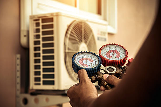 Professional Hvac Installation technician working in Kingston, MO